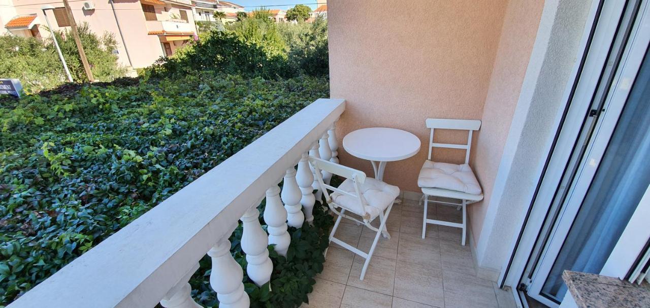 Apartmani Mira Водице Экстерьер фото