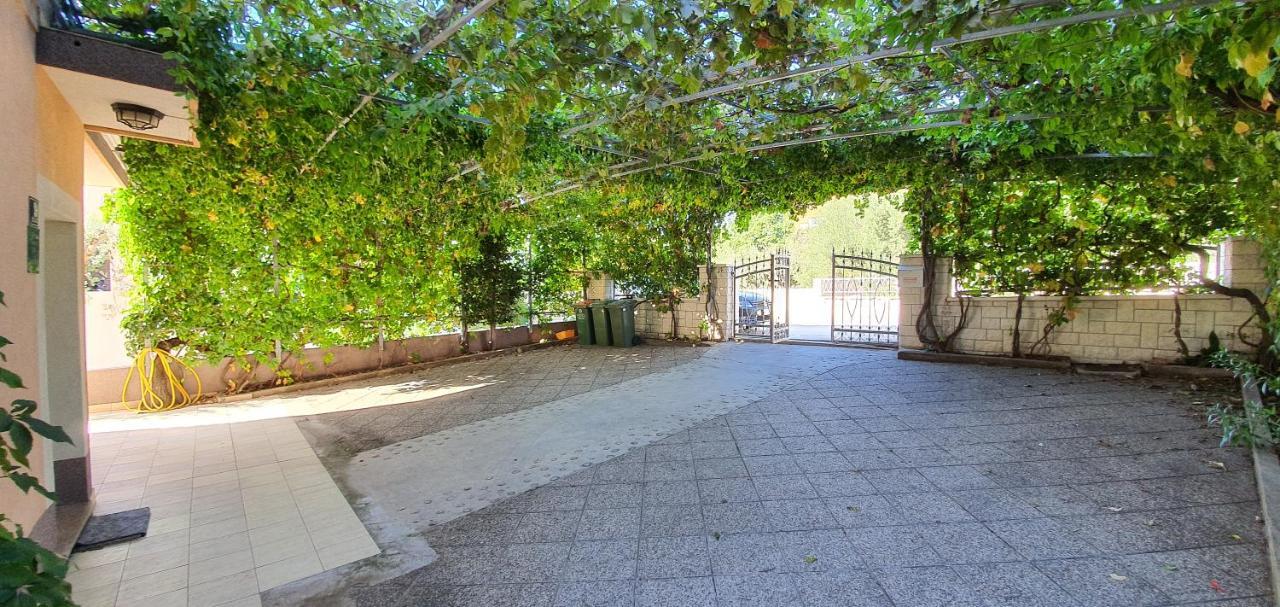 Apartmani Mira Водице Экстерьер фото