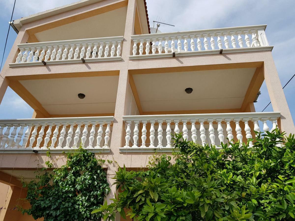 Apartmani Mira Водице Экстерьер фото