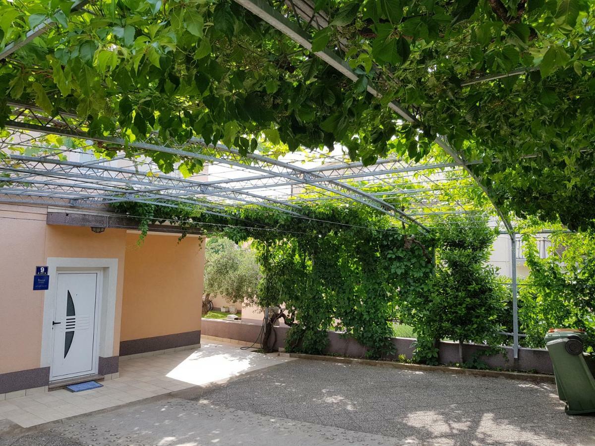 Apartmani Mira Водице Экстерьер фото