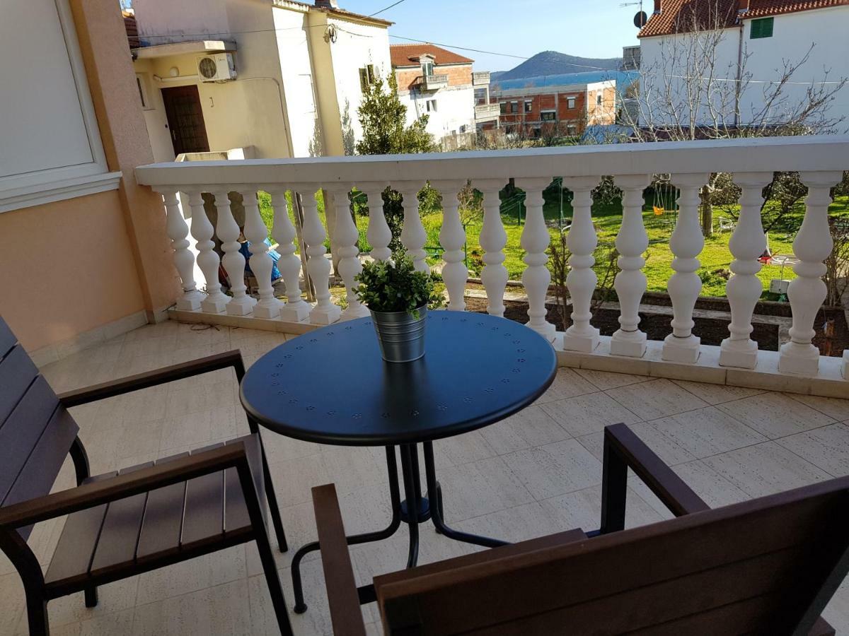 Apartmani Mira Водице Экстерьер фото
